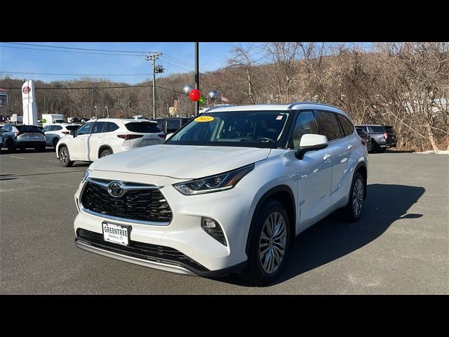 2023 Toyota Highlander L