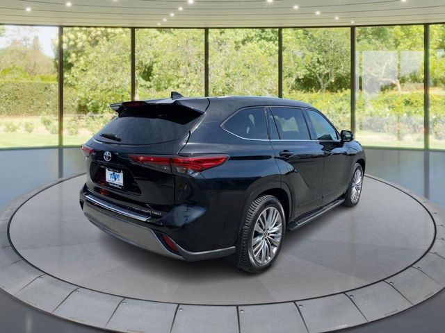 2023 Toyota Highlander Platinum