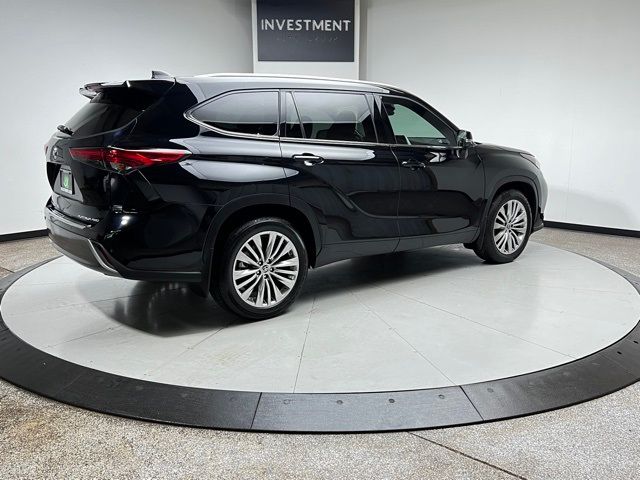 2023 Toyota Highlander Platinum