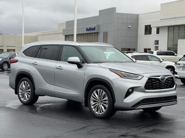 2023 Toyota Highlander Platinum