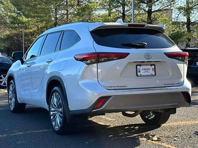 2023 Toyota Highlander Platinum