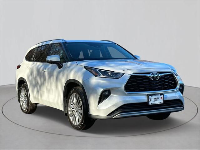 2023 Toyota Highlander Platinum