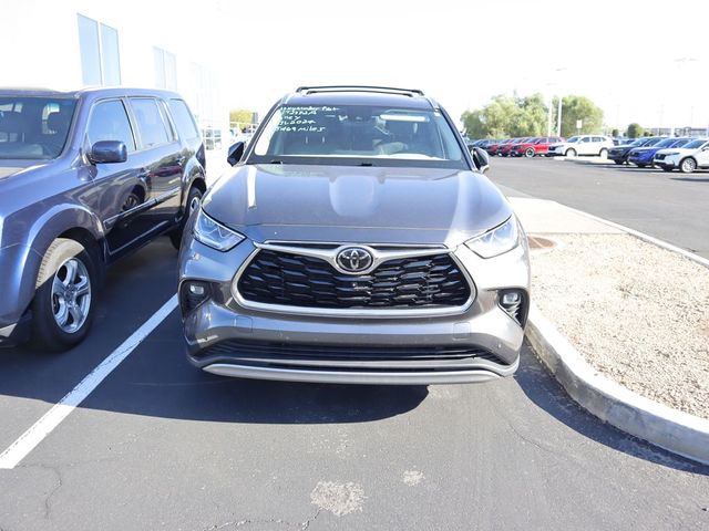 2023 Toyota Highlander Platinum