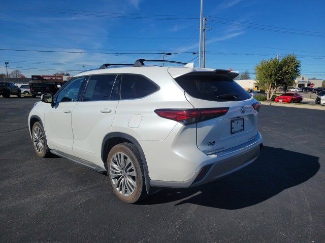 2023 Toyota Highlander Platinum