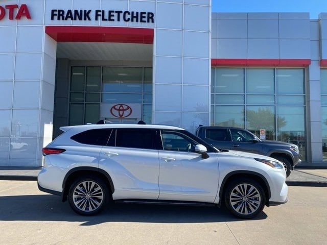 2023 Toyota Highlander Platinum