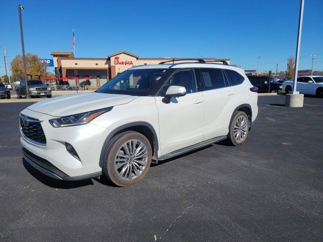 2023 Toyota Highlander Platinum