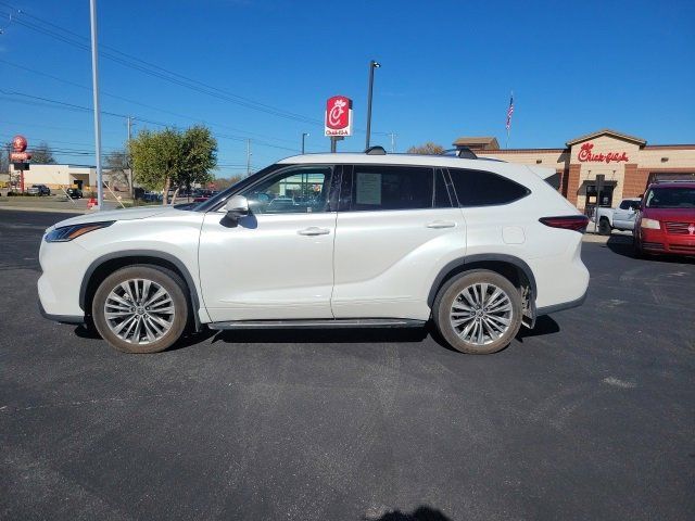 2023 Toyota Highlander Platinum