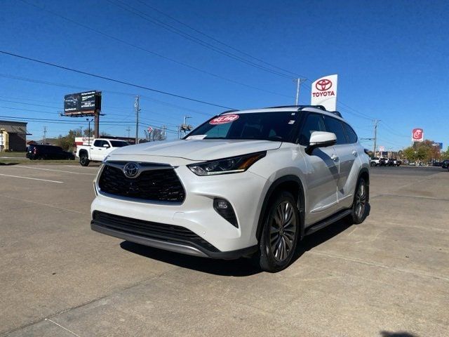 2023 Toyota Highlander Platinum