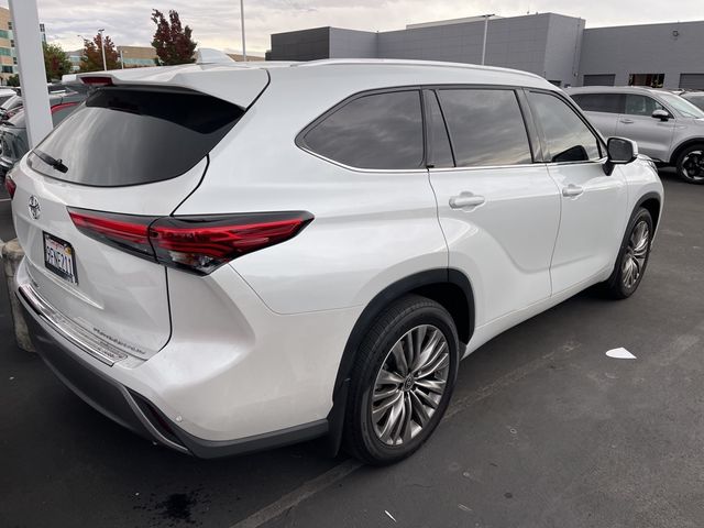 2023 Toyota Highlander Platinum