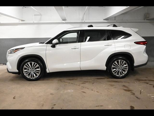 2023 Toyota Highlander L