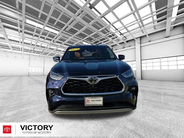 2023 Toyota Highlander Platinum