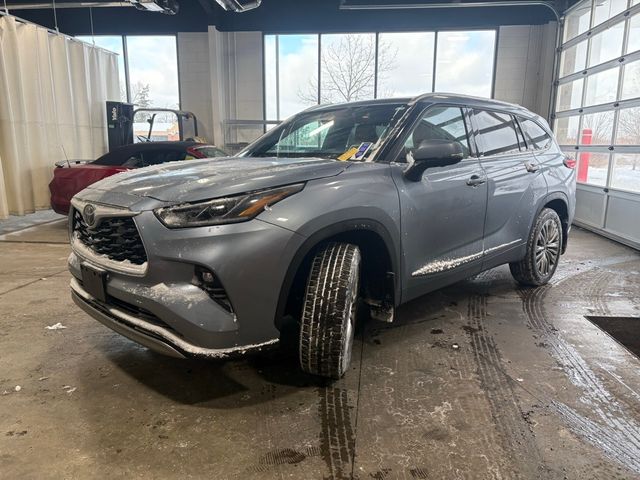 2023 Toyota Highlander L