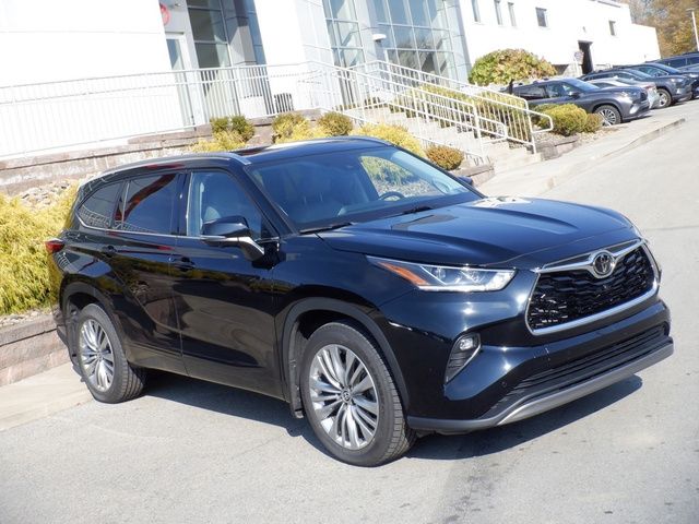 2023 Toyota Highlander Platinum