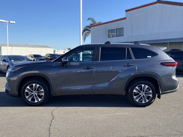 2023 Toyota Highlander Hybrid XLE