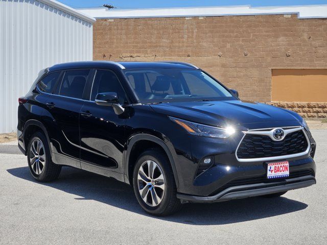 2023 Toyota Highlander XLE