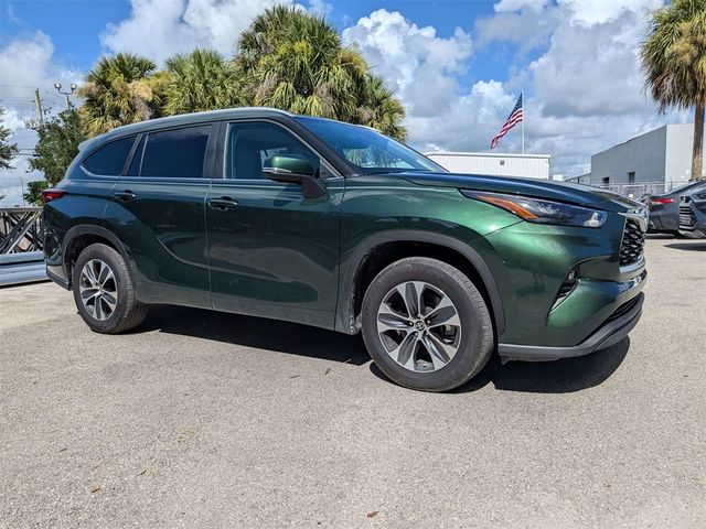 2023 Toyota Highlander XLE