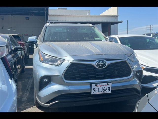 2023 Toyota Highlander XLE