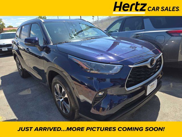 2023 Toyota Highlander XLE