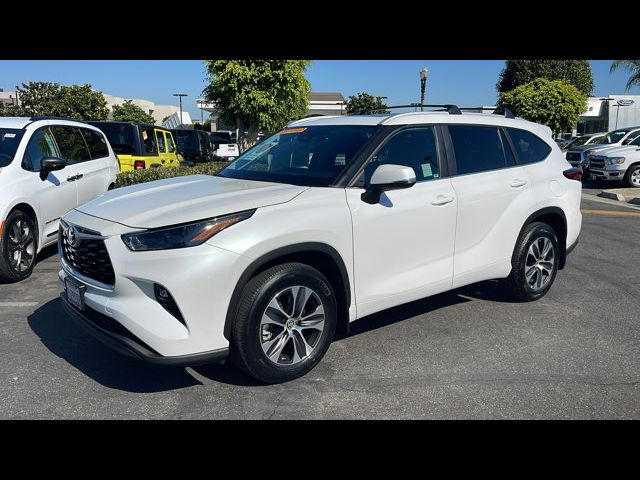 2023 Toyota Highlander XLE