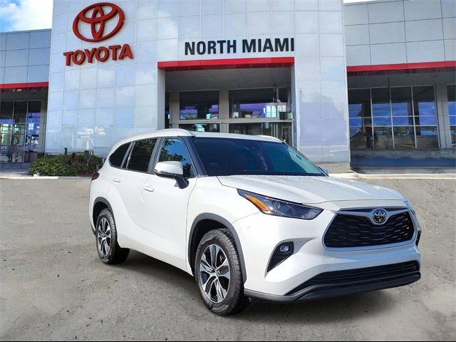 2023 Toyota Highlander XLE