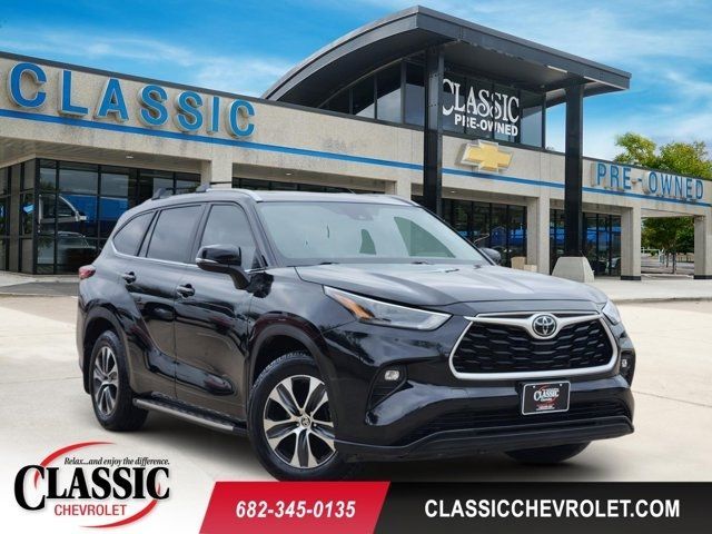 2023 Toyota Highlander XLE