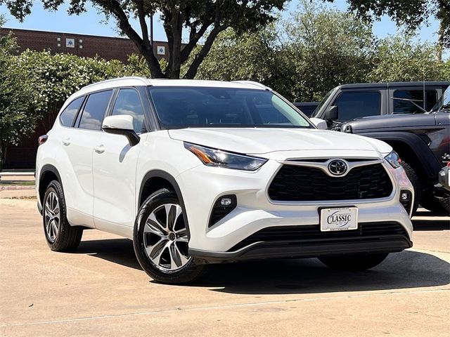 2023 Toyota Highlander XLE