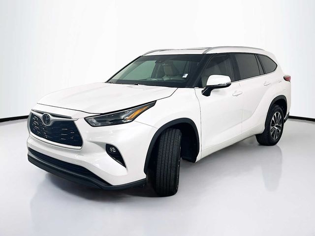 2023 Toyota Highlander XLE