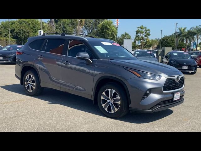 2023 Toyota Highlander XLE