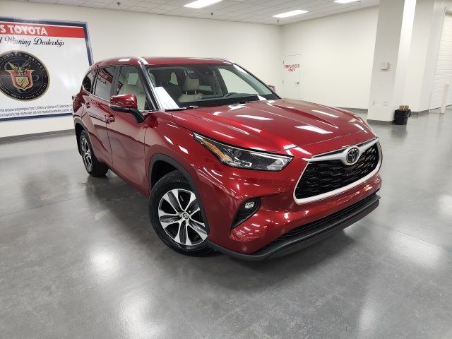 2023 Toyota Highlander XLE