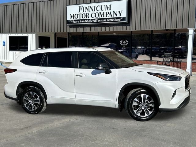 2023 Toyota Highlander XLE