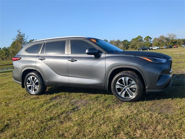 2023 Toyota Highlander 