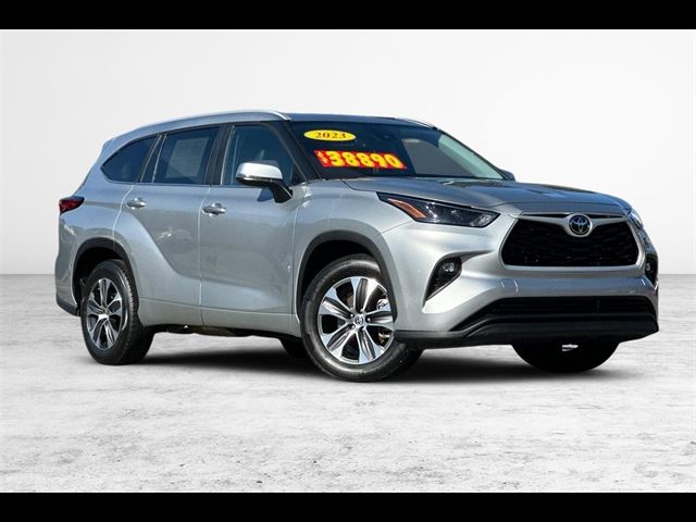 2023 Toyota Highlander XLE