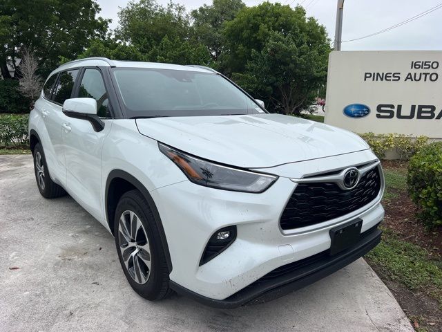 2023 Toyota Highlander XLE