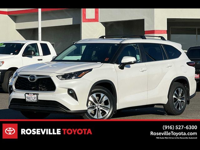 2023 Toyota Highlander XLE