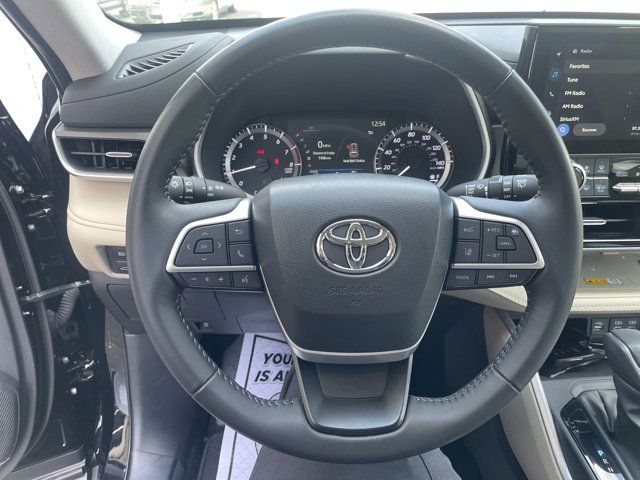 2023 Toyota Highlander XLE