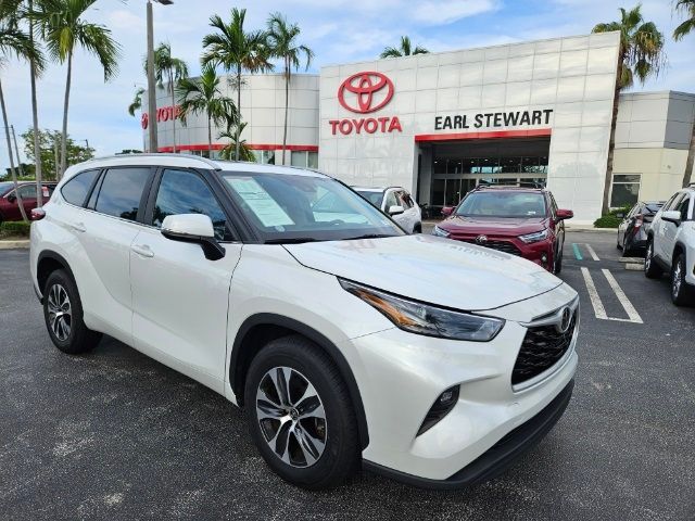 2023 Toyota Highlander XLE