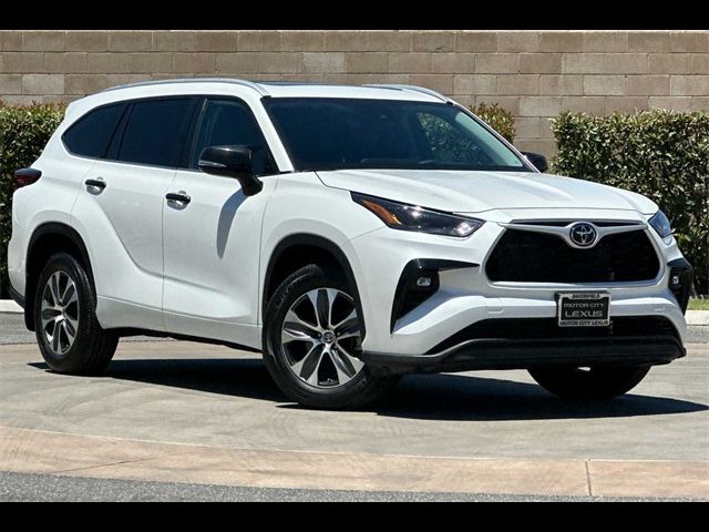 2023 Toyota Highlander XLE