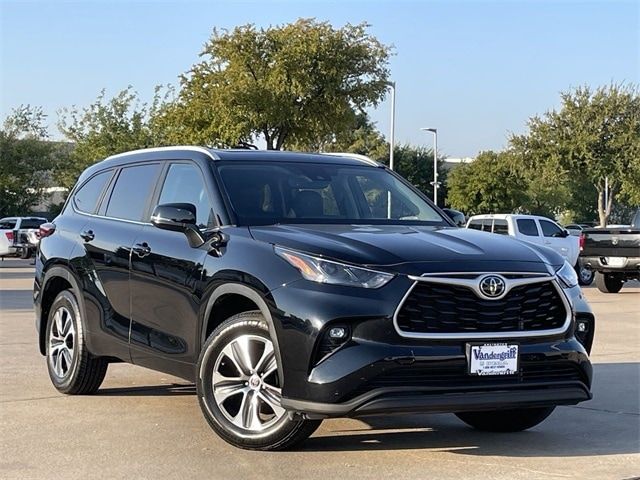 2023 Toyota Highlander XLE