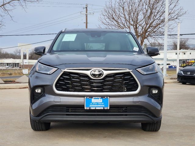 2023 Toyota Highlander XLE