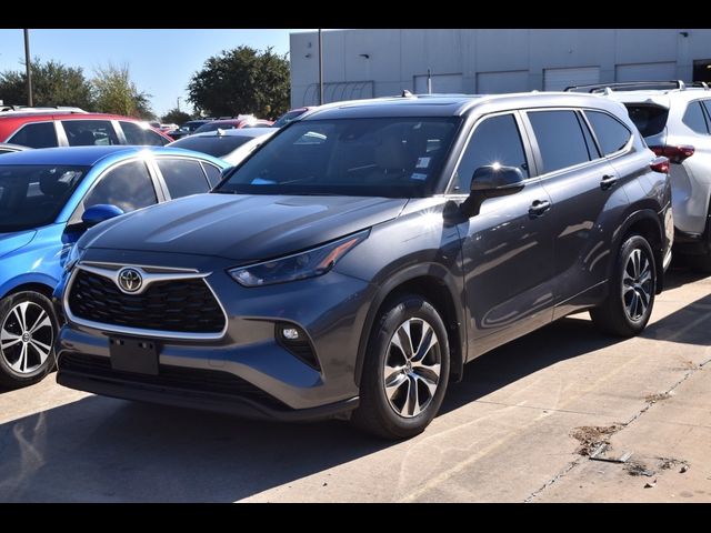 2023 Toyota Highlander XLE