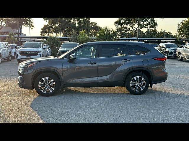 2023 Toyota Highlander XLE