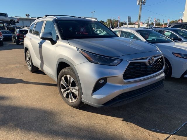 2023 Toyota Highlander XLE