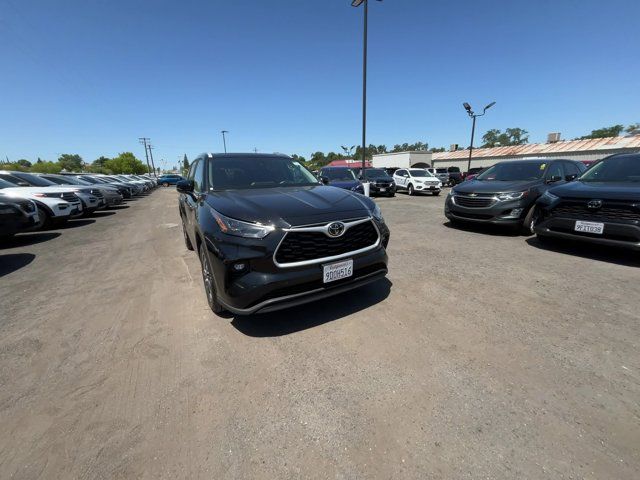 2023 Toyota Highlander XLE