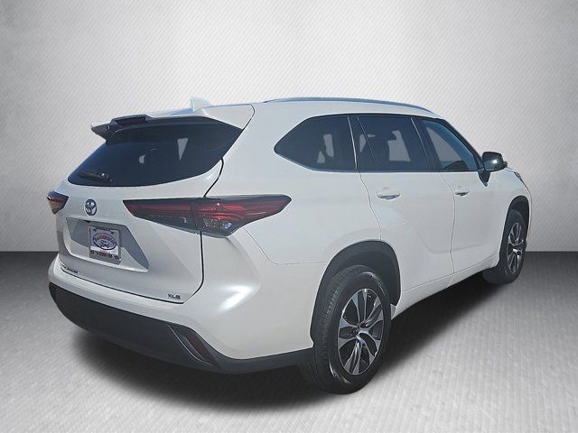 2023 Toyota Highlander LE