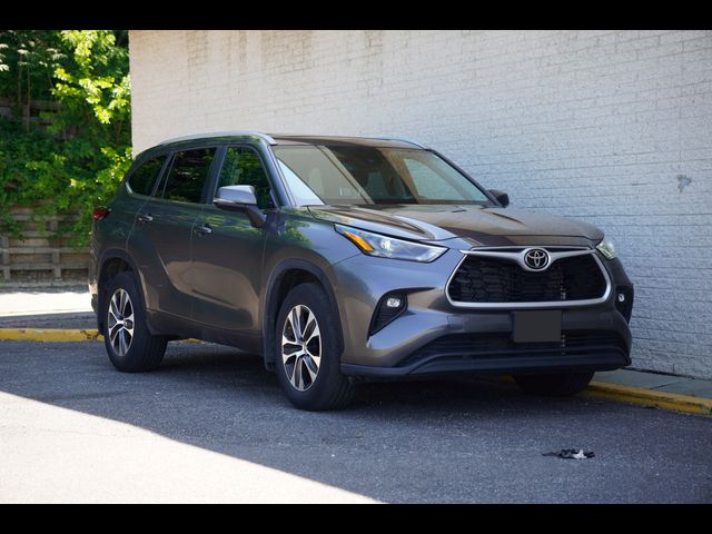 2023 Toyota Highlander XLE