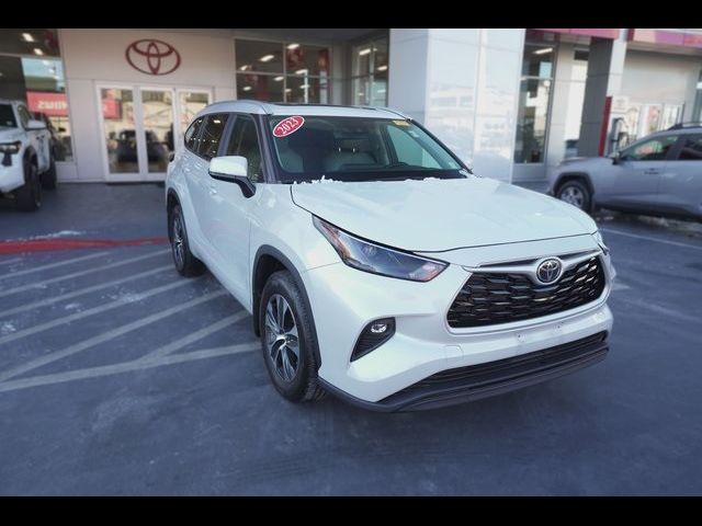 2023 Toyota Highlander XLE