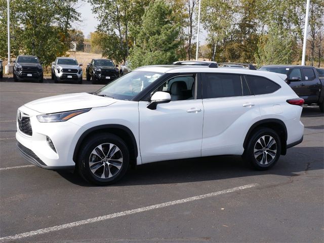 2023 Toyota Highlander XLE