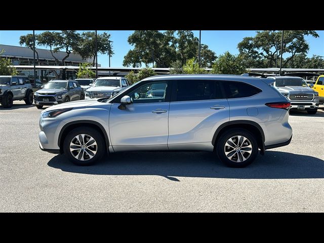 2023 Toyota Highlander XLE