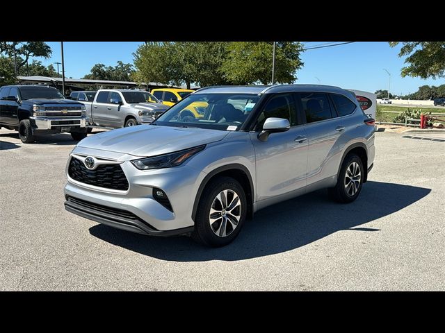 2023 Toyota Highlander XLE