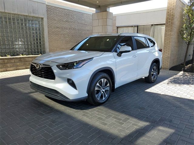 2023 Toyota Highlander XLE